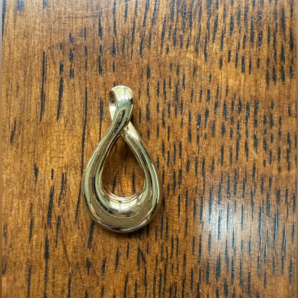 Lia Sophia “Ovation”  Infinity- shaped  Gold- tone Pendant